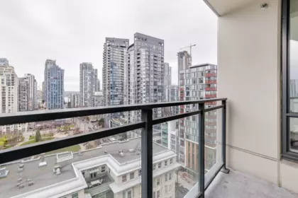 Guest Bathroom Photo of 1708 1082 Seymour Street, Vancouver, BC