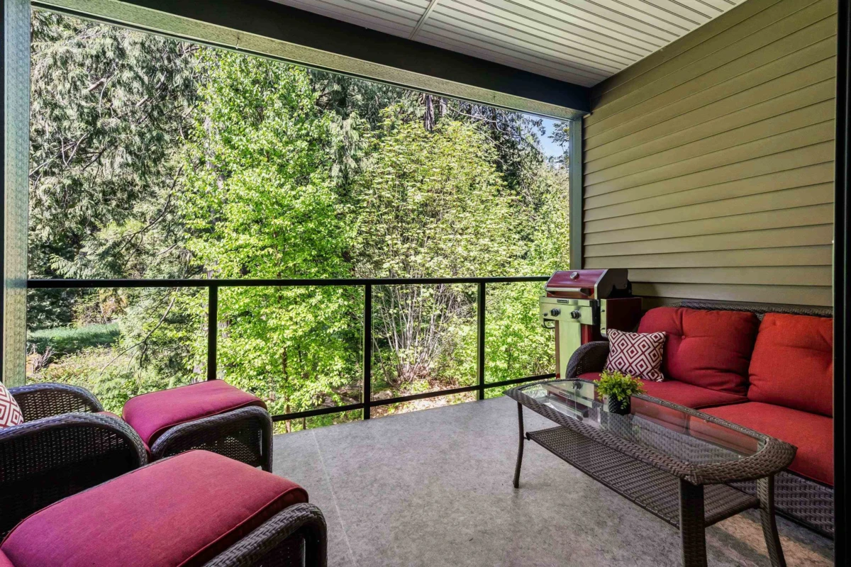 Dining Area Photo of 5 520 Hot Springs Road, Harrison Hot Springs, BC