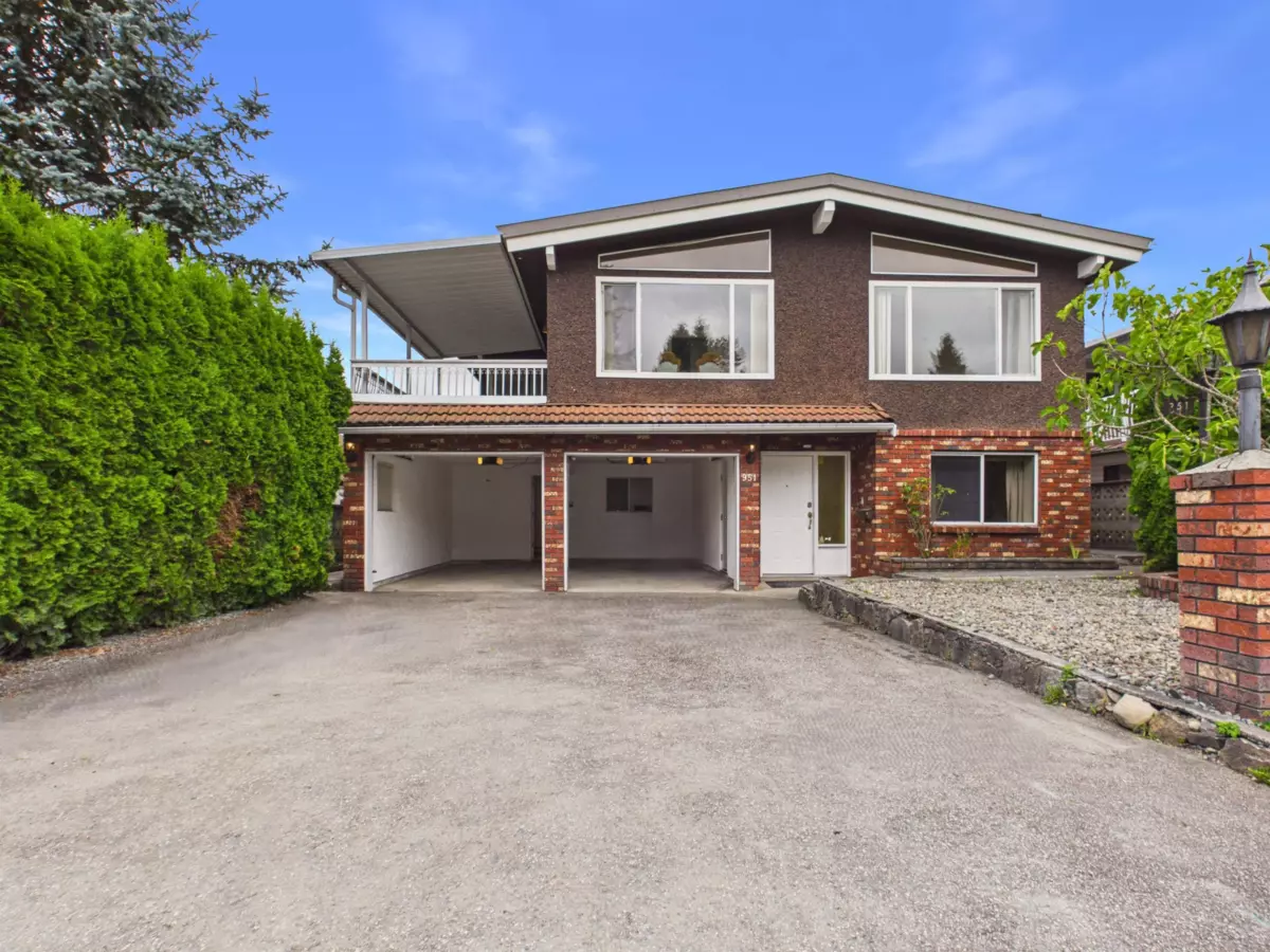 Family Room Photo of 951 Everett Crescent, Burnaby, BC