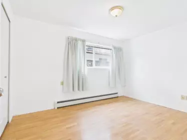 Mudroom Photo of 951 Everett Crescent, Burnaby, BC