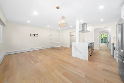 Loft / Bonus Room Photo of 911 555 W 28th Street, North Vancouver, BC