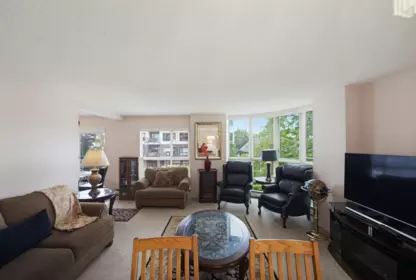 Breakfast Nook Photo of 202 612 Fifth Avenue, New Westminster, BC