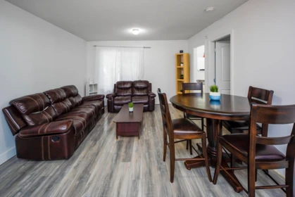 Basement Recreation Room Photo of 10229 122 Street, Surrey, BC