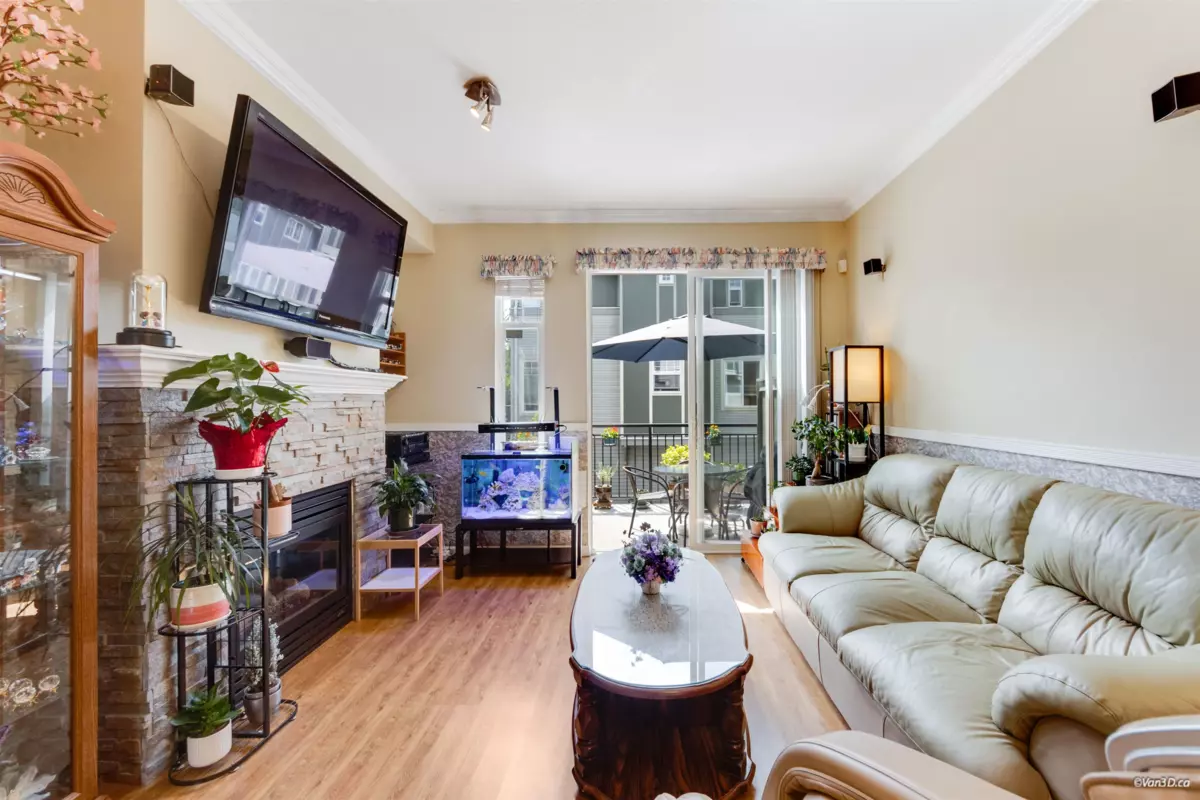Dining Area Photo of 19 1010 Ewen Avenue, New Westminster, BC