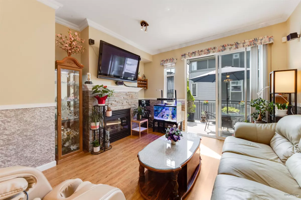 Family Room Photo of 19 1010 Ewen Avenue, New Westminster, BC