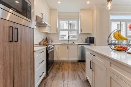 Kitchen Island Photo of 19 2033 Mckenzie Road, Abbotsford, BC