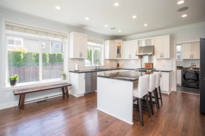 Kitchen Island Photo of 17300 0b Street, Surrey, BC