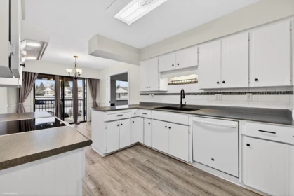 61 32959 George Ferguson Way, Abbotsford, BC, Abbotsford — Townhouse for sale