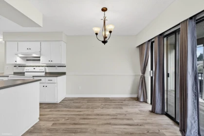 Kitchen Photo of 61 32959 George Ferguson Way, Abbotsford, BC