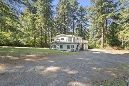 Garden / Landscaping Photo of 14340 28th Avenue, Surrey, BC