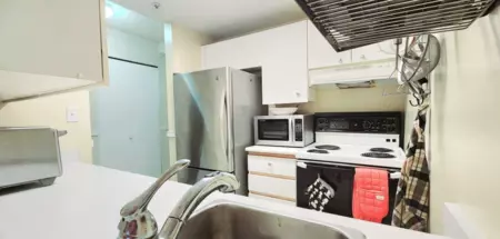 Kitchen Photo of 208 811 Helmcken Street, Vancouver, BC