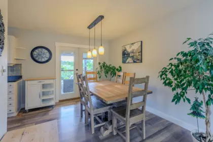 Kitchen Island Photo of 35073 Ewert Avenue, Mission, BC