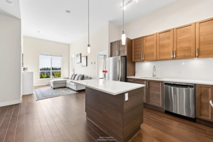 Kitchen Photo of 415 15850 26 Avenue, Surrey, BC