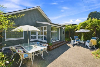 Swimming Pool Photo of 2433 Mathers Avenue, West Vancouver, BC