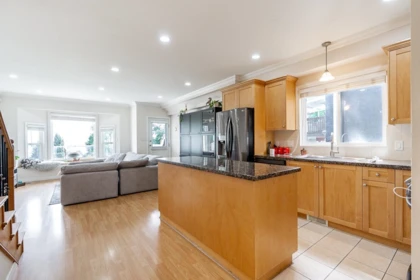 1124 Rochester Avenue, Coquitlam, BC, Coquitlam — Half Duplex for sale