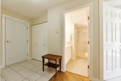 303 3174 Gladwin Road, Abbotsford, BC, Abbotsford — Apartment/Condo for sale