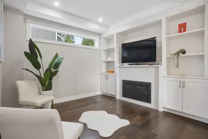 Entry Foyer Photo of 2020 Carson Court, North Vancouver, BC