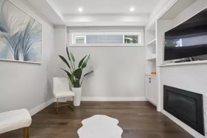 Hallway Photo of 2020 Carson Court, North Vancouver, BC
