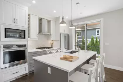 Kitchen Island Photo of 2020 Carson Court, North Vancouver, BC
