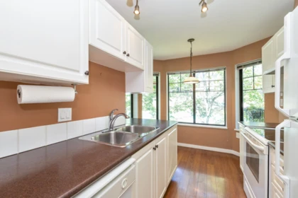 402 102 Begin Street, Coquitlam, BC, Coquitlam — Apartment/Condo for sale
