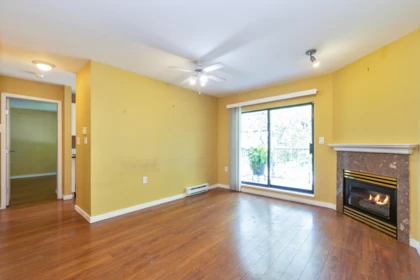 402 102 Begin Street, Coquitlam, BC, Coquitlam — Apartment/Condo for sale
