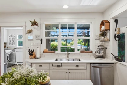 Breakfast Nook Photo of 1425 129 Street, Surrey, BC