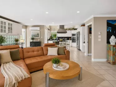 Family Room Photo of 1128 Esplanade Avenue, West Vancouver, BC