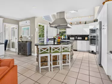 Pantry Photo of 1128 Esplanade Avenue, West Vancouver, BC