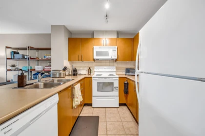 403 7088 Mont Royal Square, Vancouver, BC, Vancouver — Apartment/Condo for sale