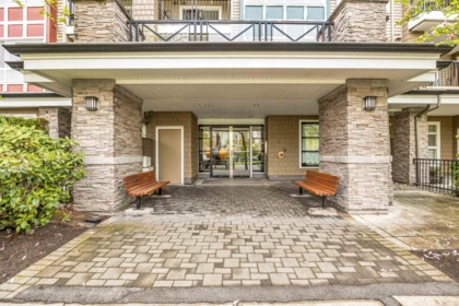 403 7088 Mont Royal Square, Vancouver, BC, Vancouver — Apartment/Condo for sale