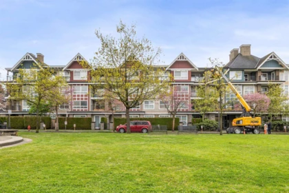 403 7088 Mont Royal Square, Vancouver, BC, Vancouver — Apartment/Condo for sale