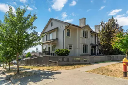108 3416 Roxton Avenue, Coquitlam, BC, Coquitlam — Row House (Non-Strata) for sale