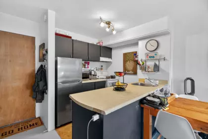 Breakfast Nook Photo of 902 950 Drake Street, Vancouver, BC