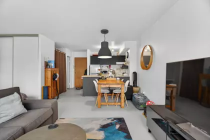 Dining Area Photo of 902 950 Drake Street, Vancouver, BC