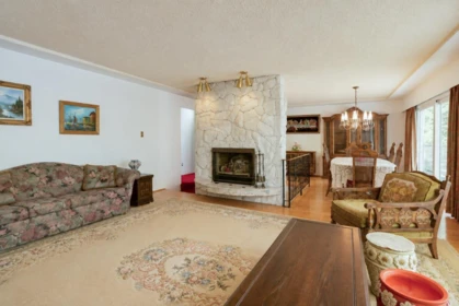 Breakfast Nook Photo of 232 Macdonald Avenue, Burnaby, BC
