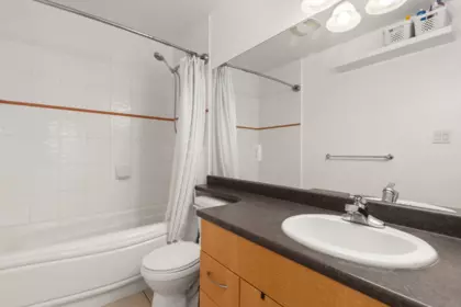 Primary Bathroom Photo of 313 38003 Second Avenue, Squamish, BC