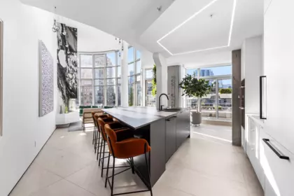 PH 1701 189 Davie Street, Vancouver, BC, Vancouver — Apartment/Condo for sale