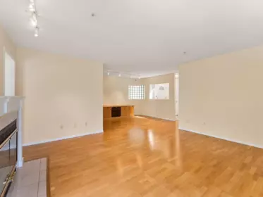 Kitchen Photo of 401 7620 Columbia Street, Vancouver, BC