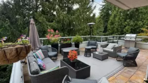 8 2425 Edgemont Boulevard, North Vancouver, BC