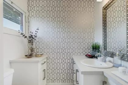 Laundry Room Photo of 46156 Third Avenue, Chilliwack, BC