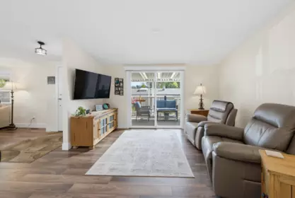Entry Foyer Photo of 3 27111 Avenue, Langley, BC