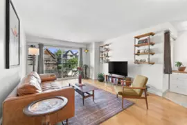 304 1611 E 3rd Avenue, Vancouver, BC