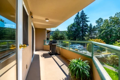 Powder Room Photo of 201 3150 Gladwin Road, Abbotsford, BC