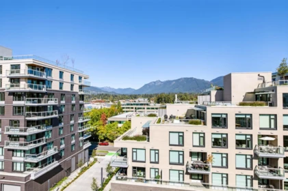 Backyard Photo of 704 777 Harbour Way, Vancouver, BC