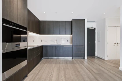 Walk-In Closet Photo of 704 777 Harbour Way, Vancouver, BC