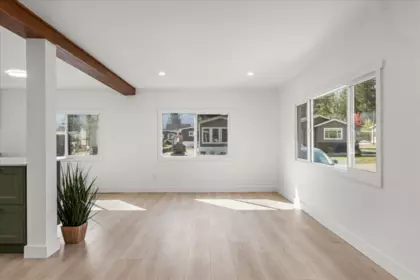 Dining Area Photo of 50 65367 Kawkawa Lake Road, Hope, BC