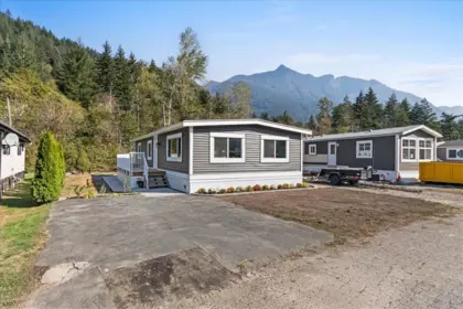 Front Yard Photo of 50 65367 Kawkawa Lake Road, Hope, BC