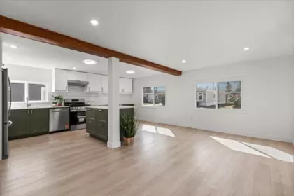 Kitchen Island Photo of 50 65367 Kawkawa Lake Road, Hope, BC