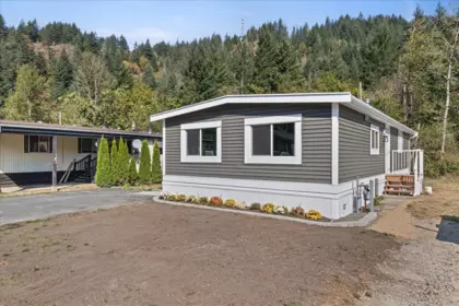 Outdoor Deck Photo of 50 65367 Kawkawa Lake Road, Hope, BC