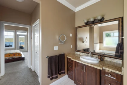 Powder Room Photo of 588 North Fletcher Road, Gibsons, BC